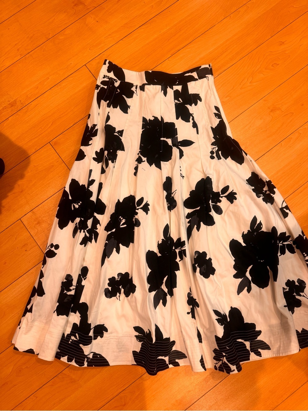 GWYN BY GWYNETH PALTROW Women's Black and White Floral Midi Skirt - Picture 1 of 3